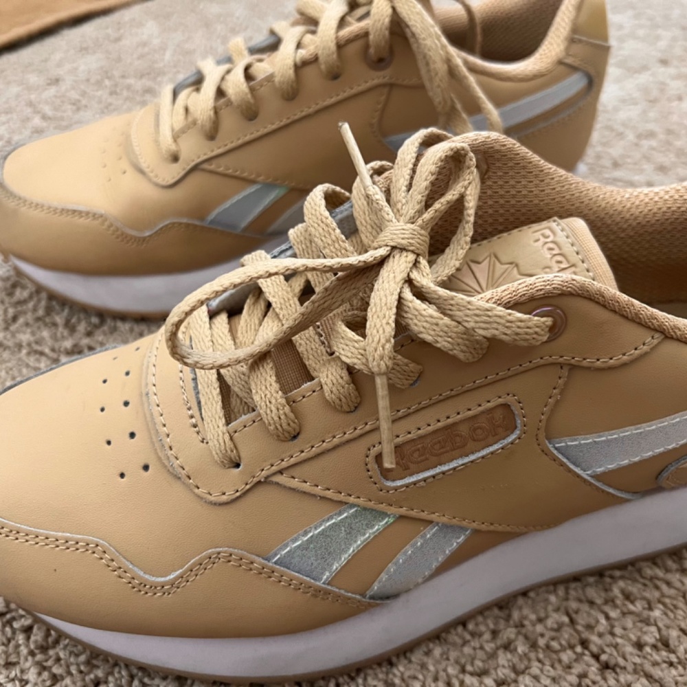 Tan/Beige Reeboks - Picture 3 of 3